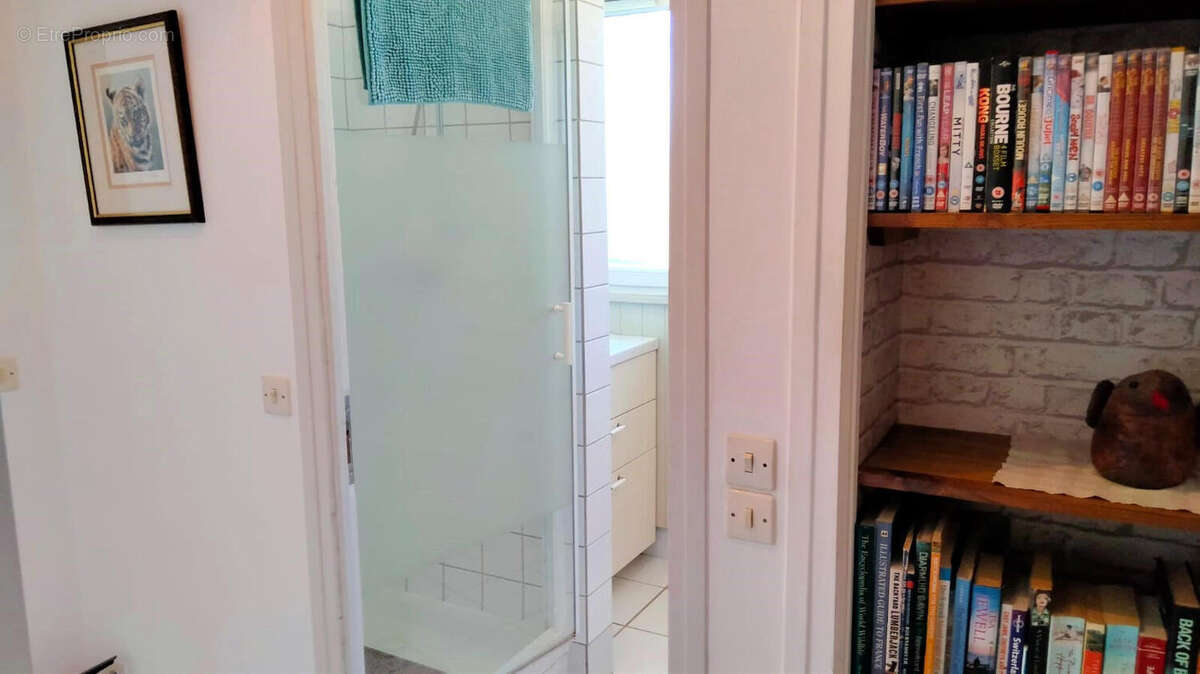 SDB - Maison à PRESSAC