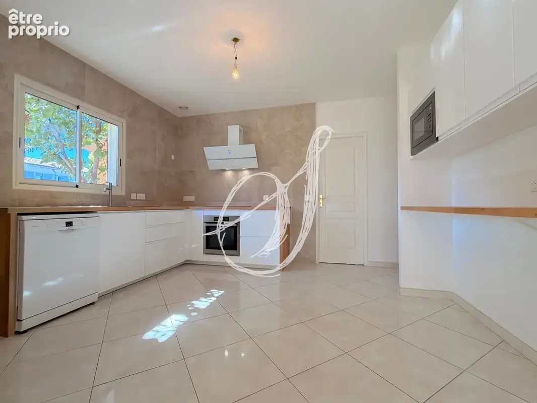 Villa de type 6, 5 chambres avec jardin & sous sol intégral - photo 10