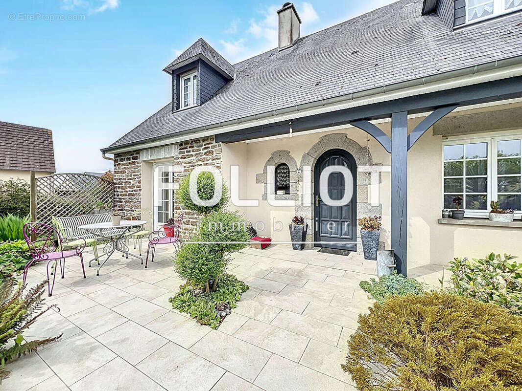 Maison à SAINT-SENIER-SOUS-AVRANCHES