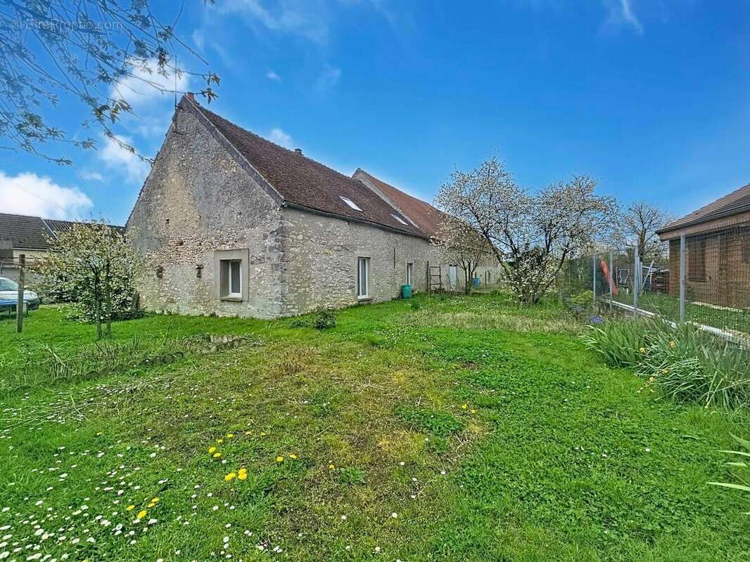 Maison 175 m² à Provins  - photo 3