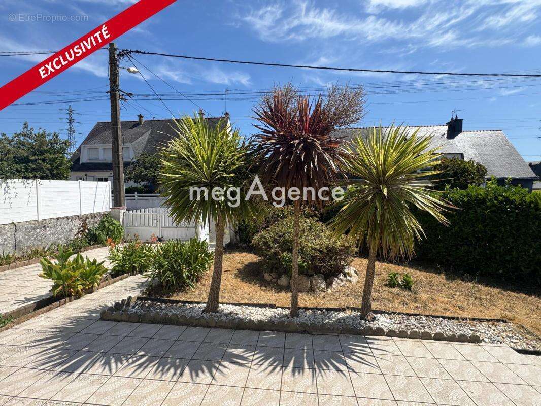Lanester – Maison 3 chambres avec garage, jardin clos et beau potentiel - photo 2