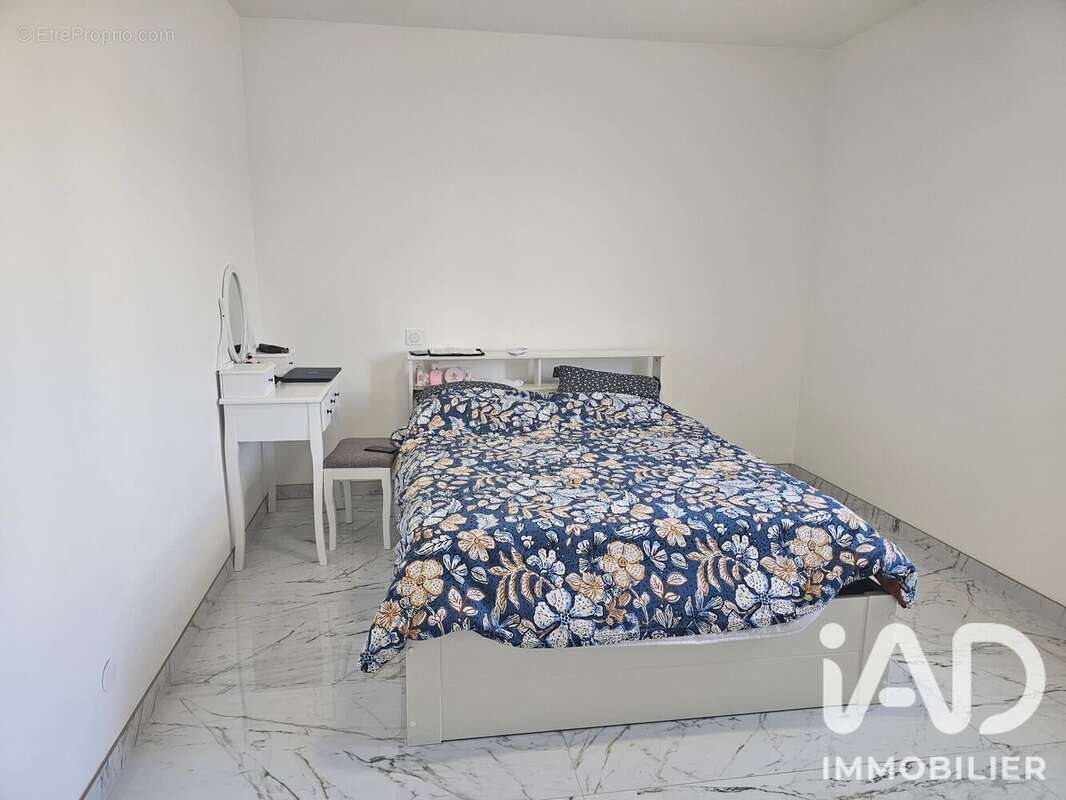 Maison 108 m² à Asnieres-La-Giraud  - photo 9