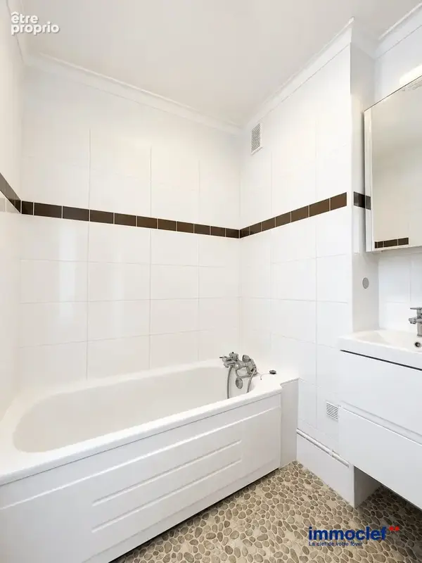 Appartement 62 m² à La Madeleine  - photo 5