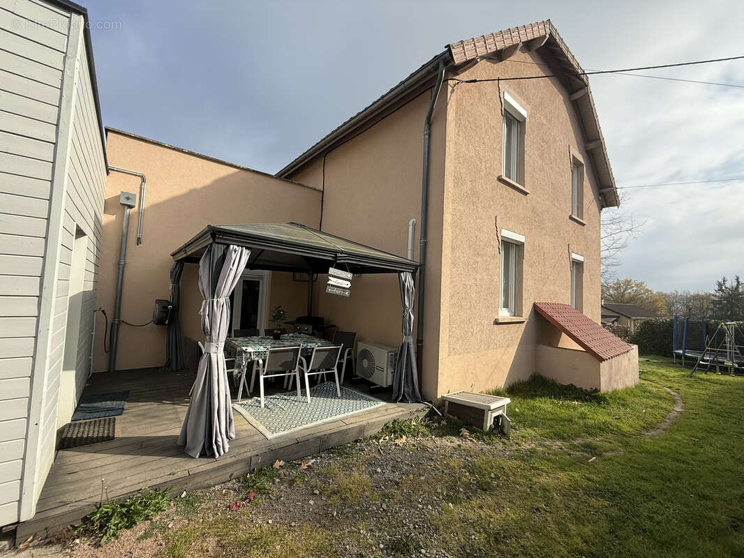 Maison à SAINT-PRIEST-BRAMEFANT