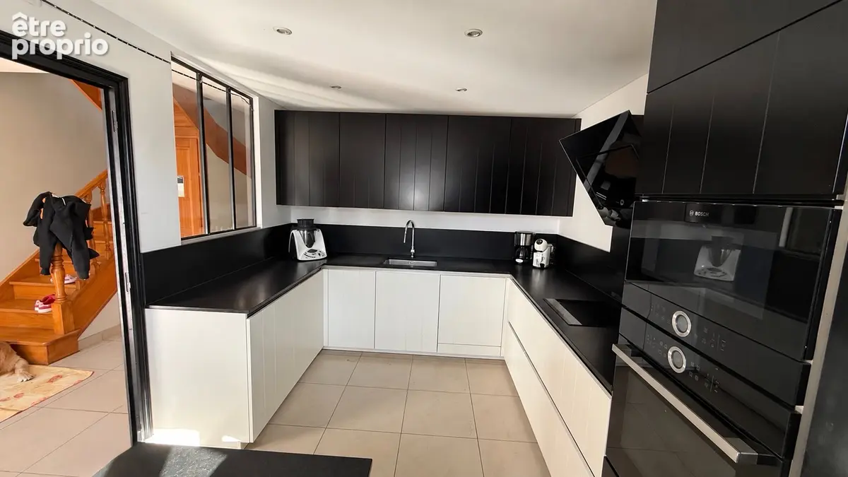 Maison familiale de caractère -191 m²  avec sous-sol total - photo 2