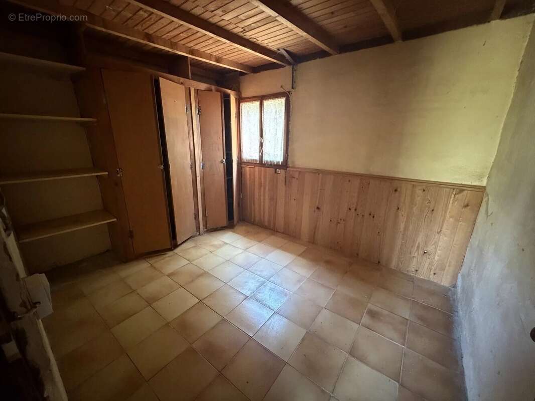 Maison de plain-pied à rénover sans voisinage immédiat - photo 5
