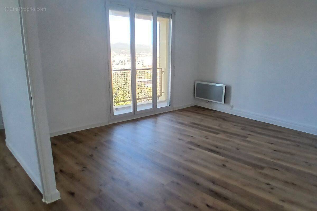 Appartement à MARSEILLE-12E