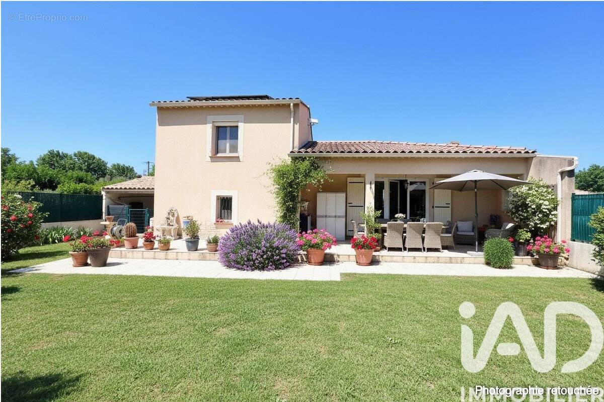 Photo 1 - Maison à SAINTE-CECILE-LES-VIGNES