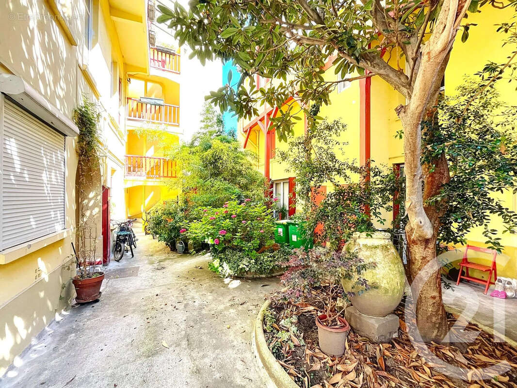 Appartement à PARIS-14E