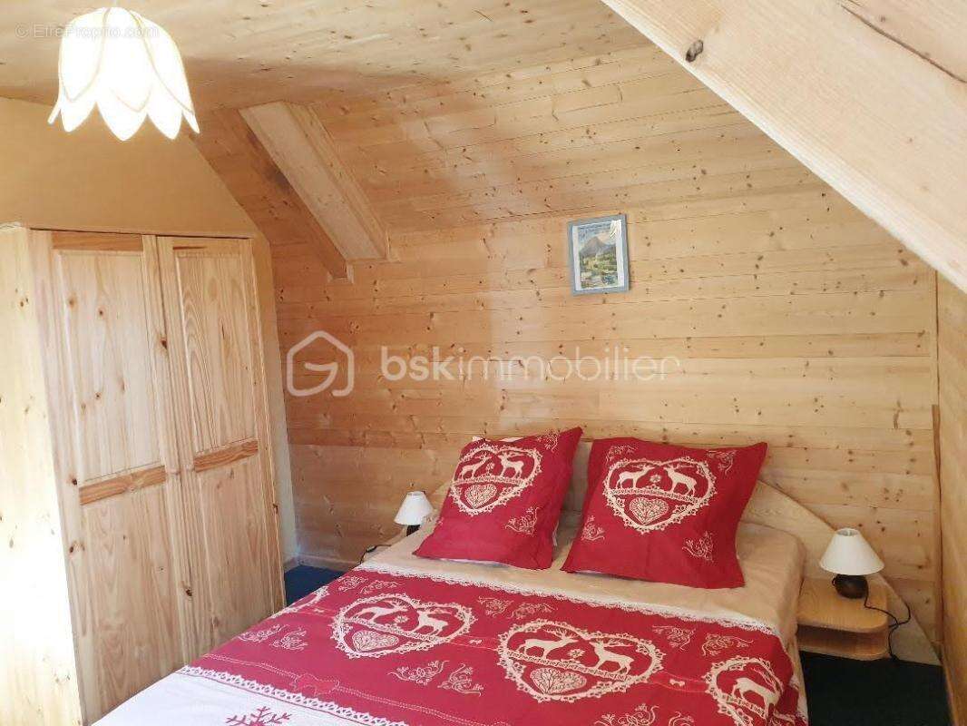 Maison à BESSE-ET-SAINT-ANASTAISE