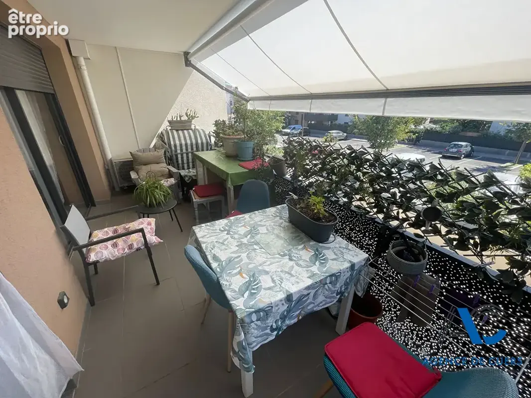 Appartement à CUERS