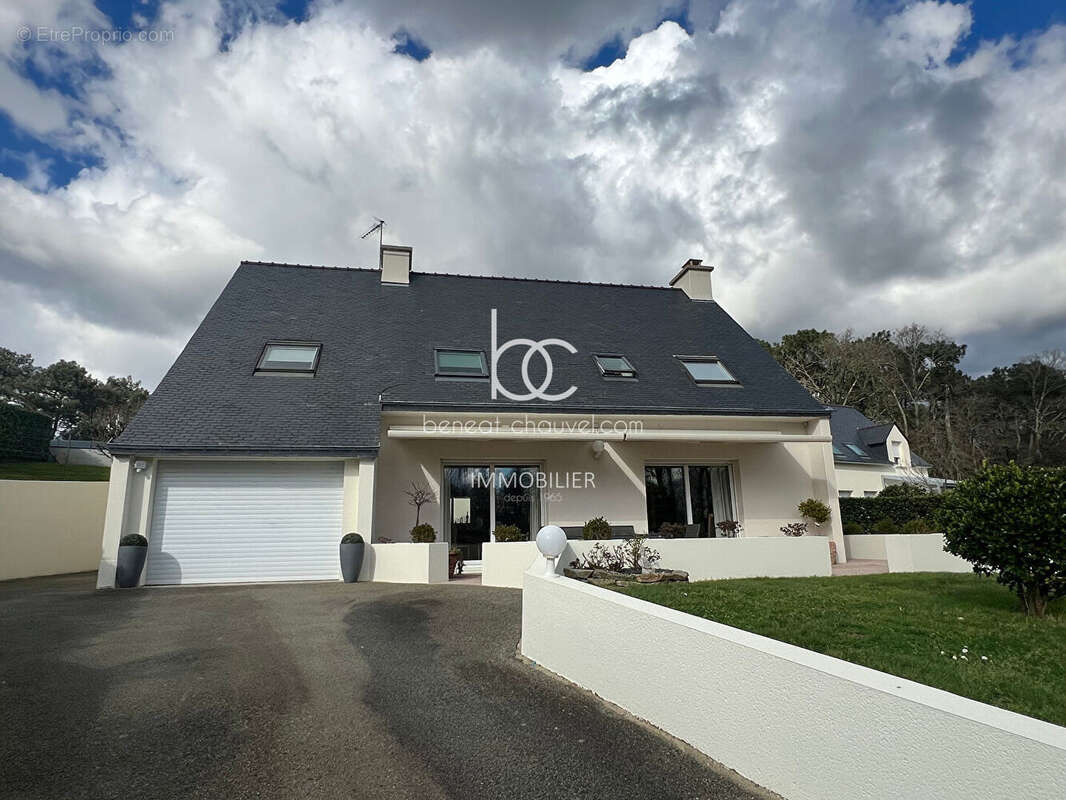 Maison à SAINT-AVE