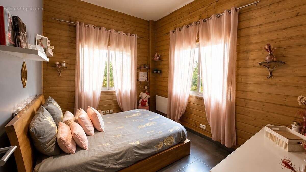 Propriété à vendre 215m² SAINT JEAN D'ILLAC (33) - photo 5
