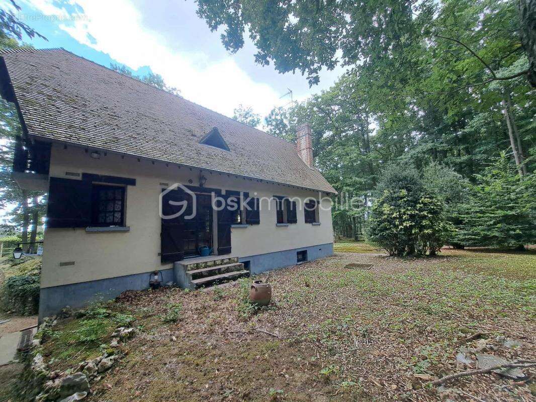 Maison au cœur d'une parcelle boisée – Coup de cœur assuré ! - photo 4