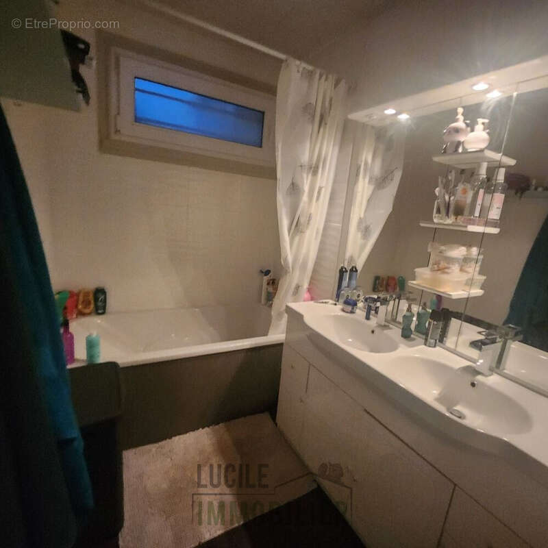 Maison de plain-pied de 90m² 3 - Maison à GRANDFRESNOY