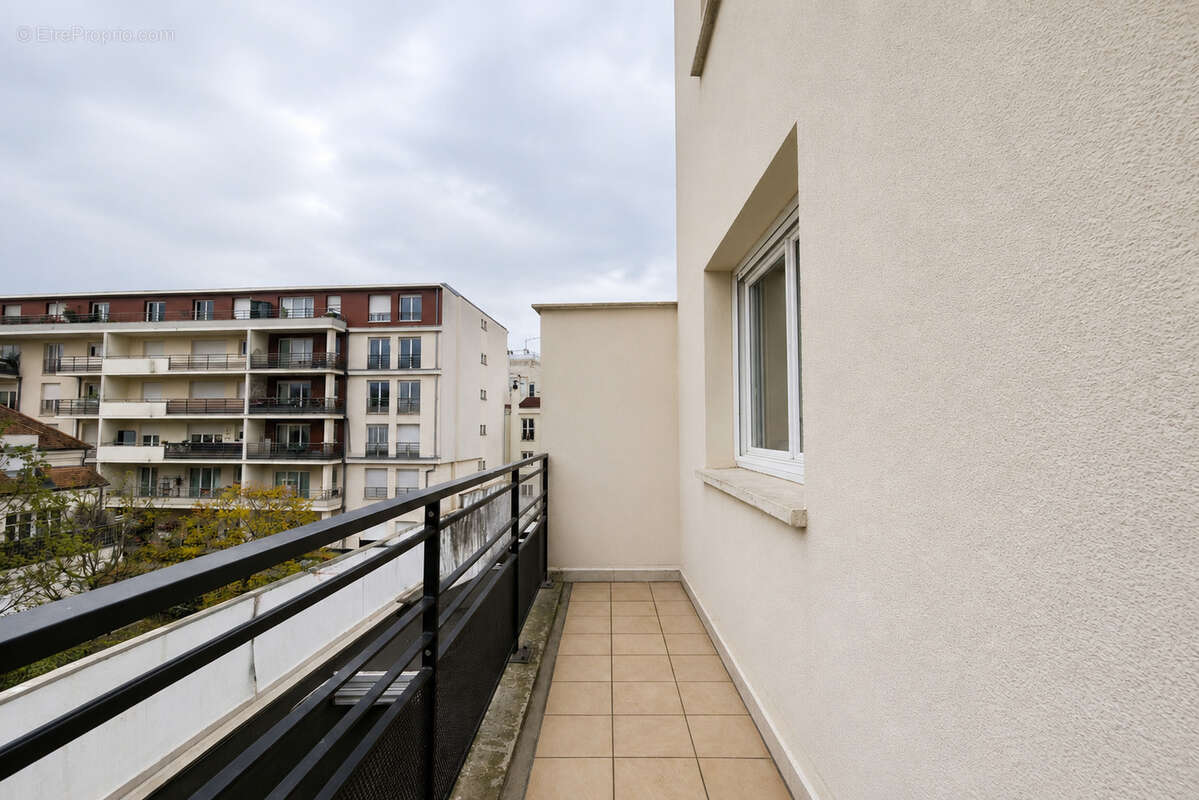 Appartement à COURBEVOIE