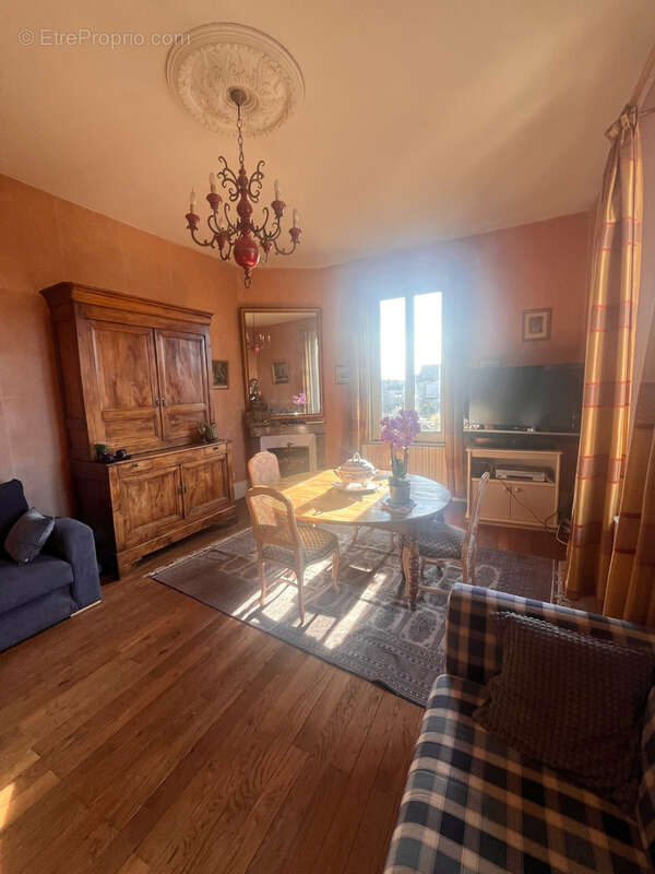 Appartement à YZEURE
