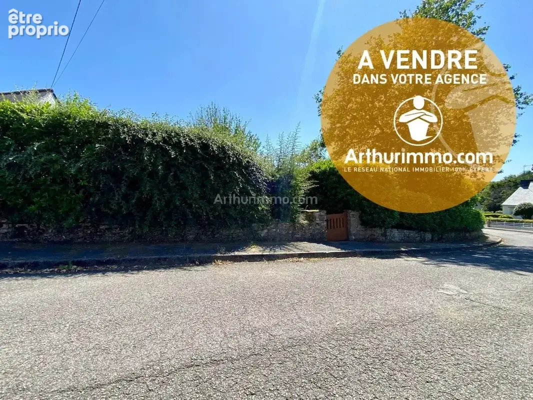 Terrain à SAINT-AVE