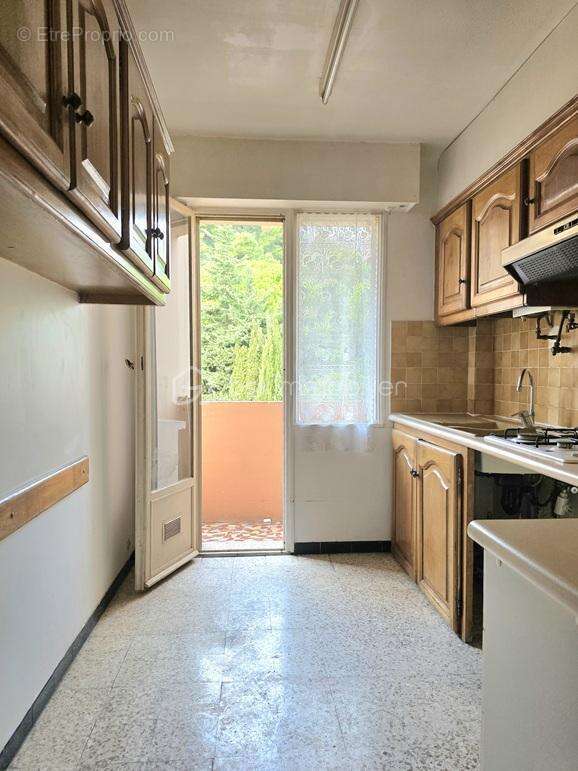 Appartement à SAINT-LAURENT-DU-VAR