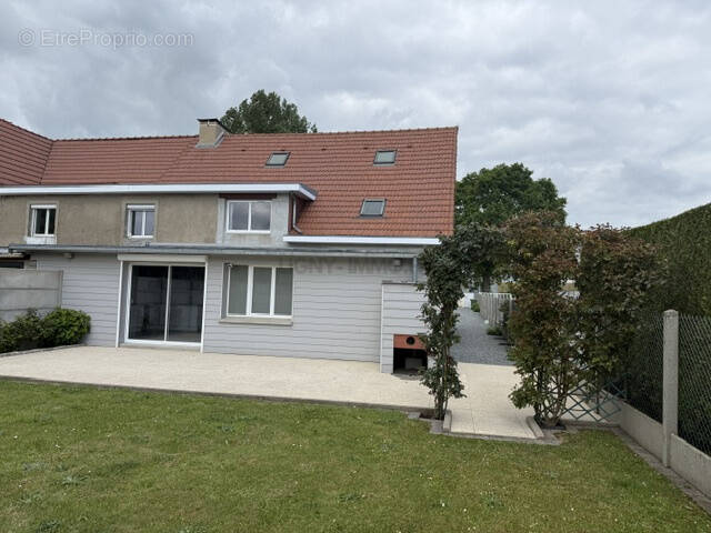 Maison à GREGES