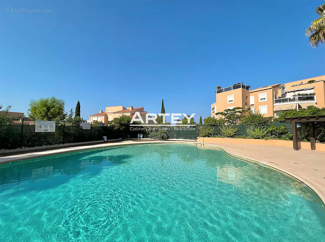 Appartement à CARQUEIRANNE
