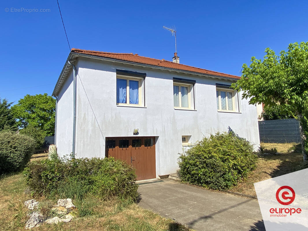 Maison à AVALLON