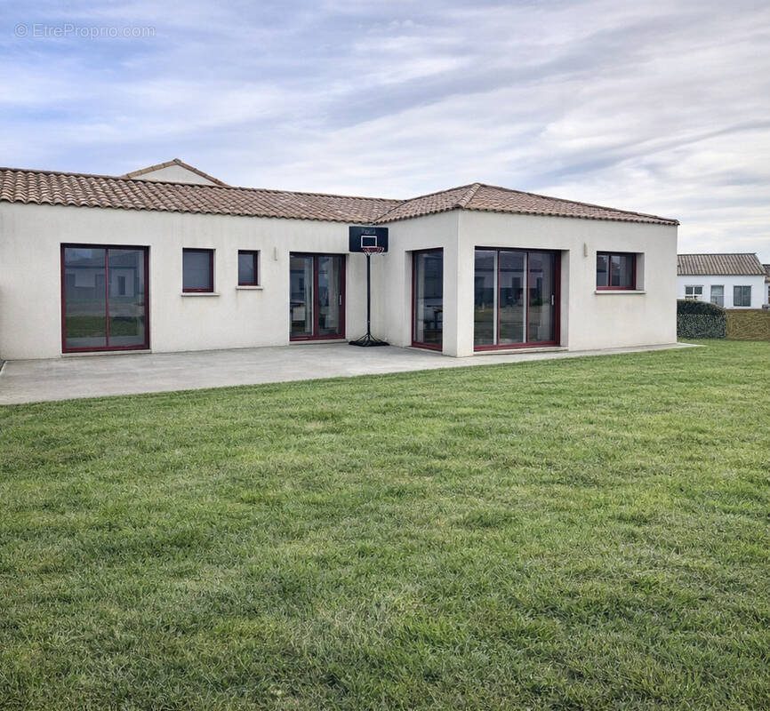 Maison à LE GIROUARD