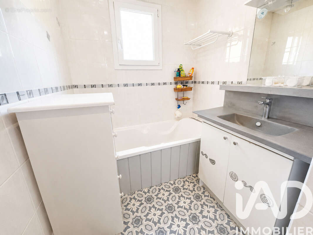 Maison 110 m² à Estreelles  - photo 5
