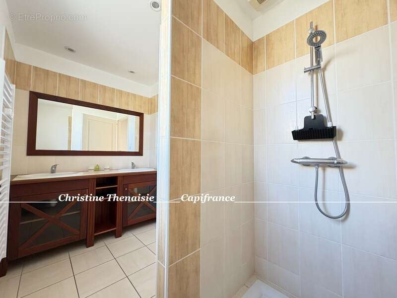 VILLA D'EXCEPTION Pièces spacieuses, 4 chambres, 3 salles de bains, 3 wc, Piscine privée  COEX (85) - photo 11