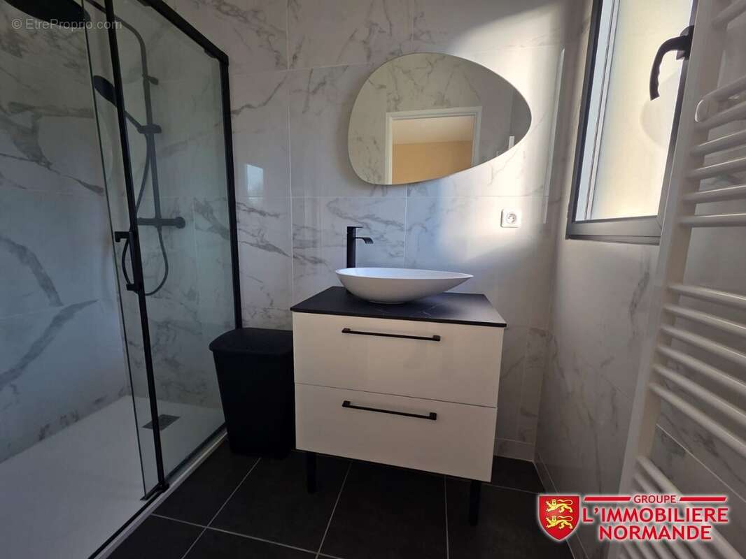 Maison à VAL-DE-REUIL