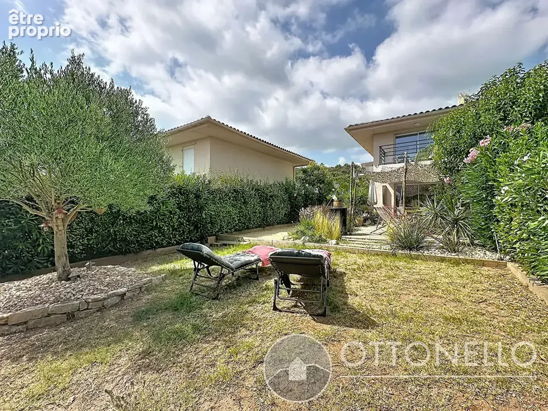 Photo Maison à Roquebrune-Sur-Argens au prix de 260 000€
