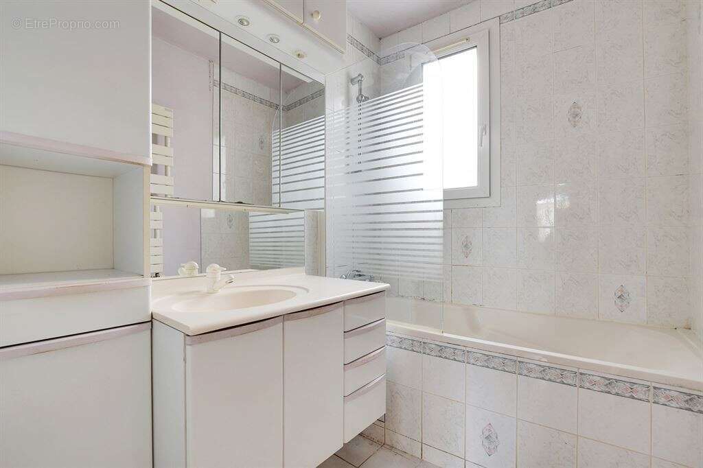 Appartement à PARIS-20E