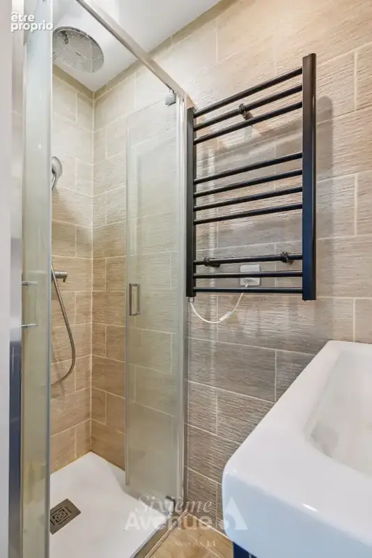 Rue saint-antoine - dernier etage - vues - 35.16 m² loi carrez - 44.98 m² au sol - photo 9