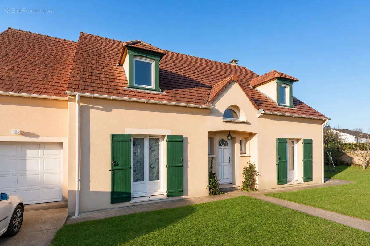 Maison familiale moderne de 200 m² avec jardin spacieux - photo 12