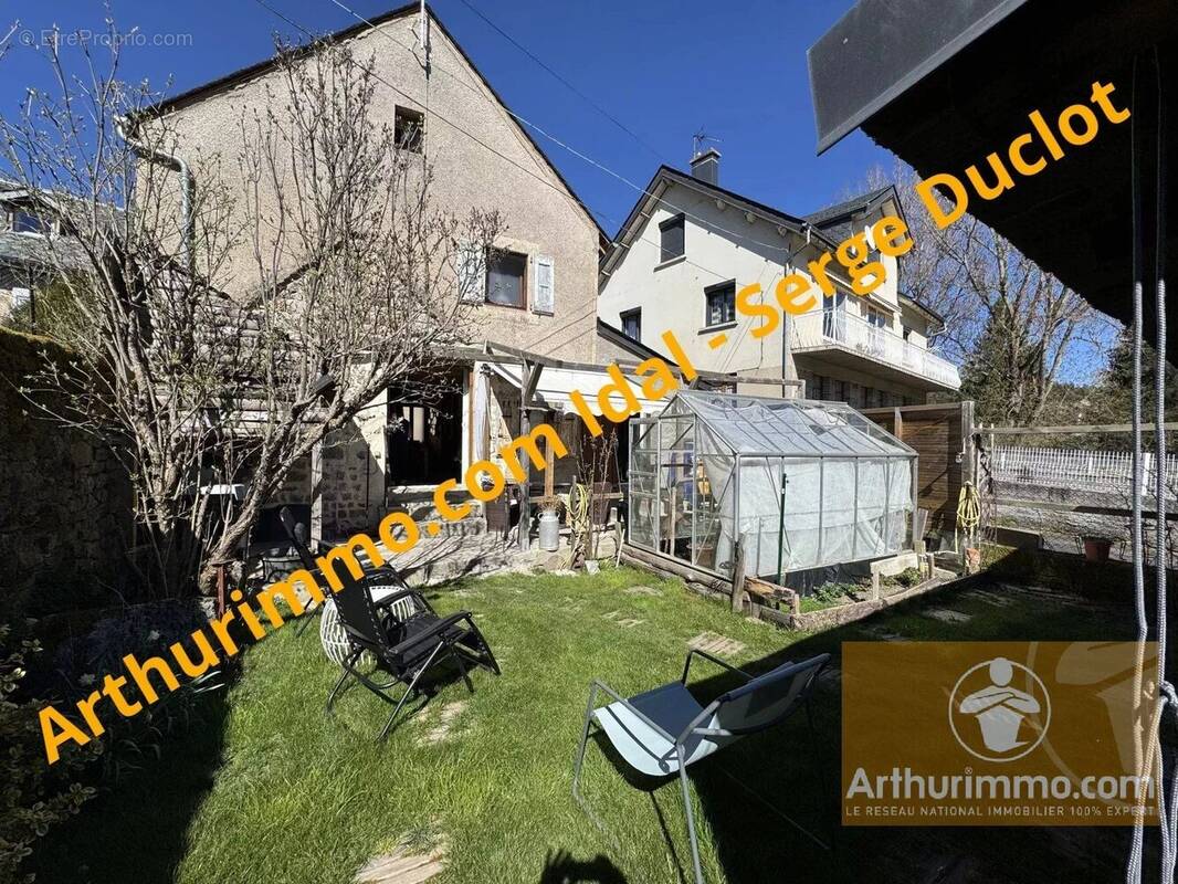 Maison à AUMONT-AUBRAC