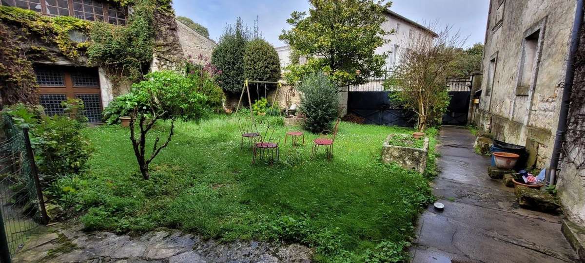 Maison à SAINT-JEAN-D&#039;ANGELY