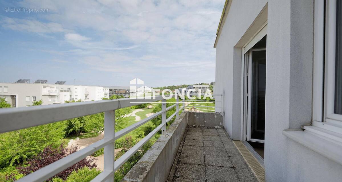 Appartement à CORBEIL-ESSONNES