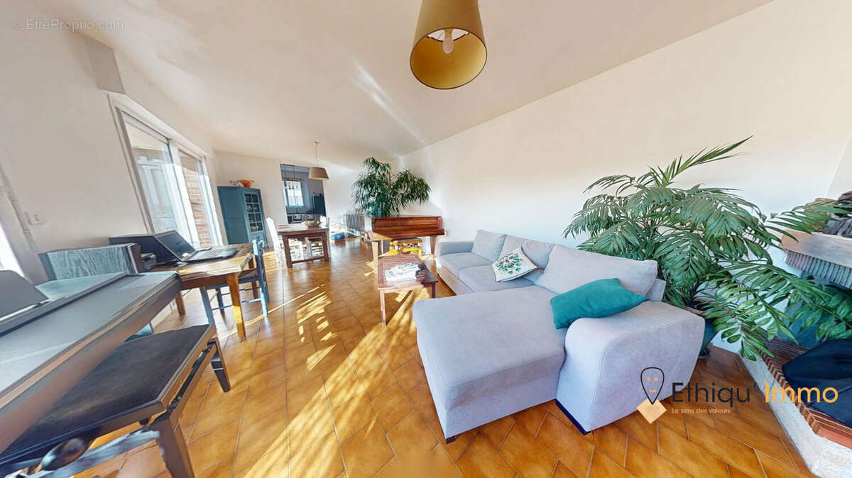 Maison à SAINTE-SAVINE