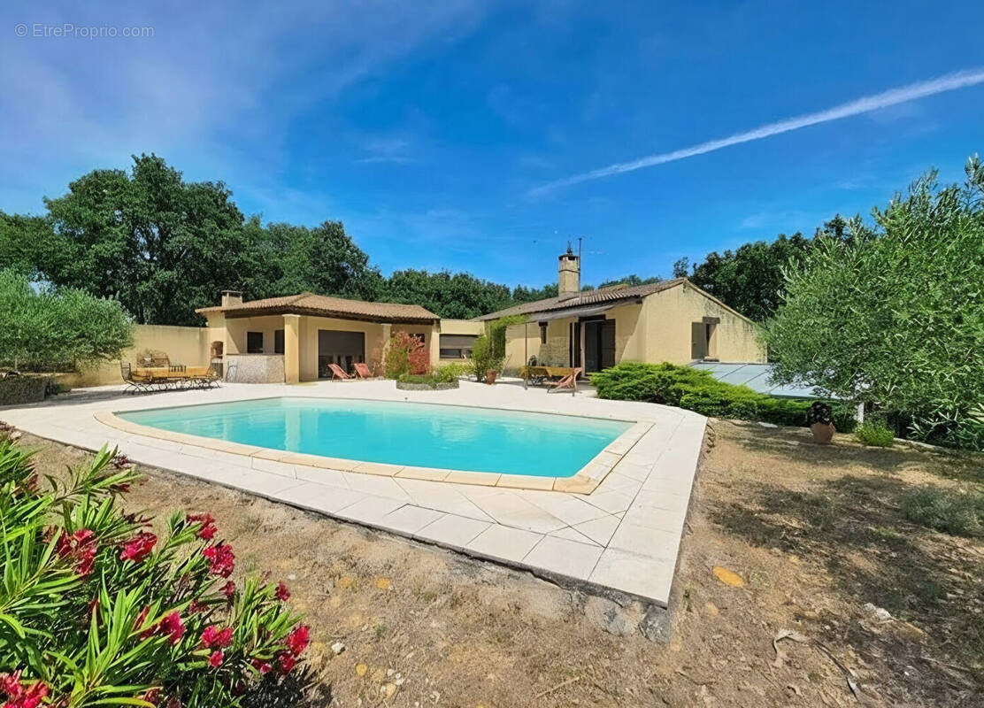 Maison à DOMAZAN