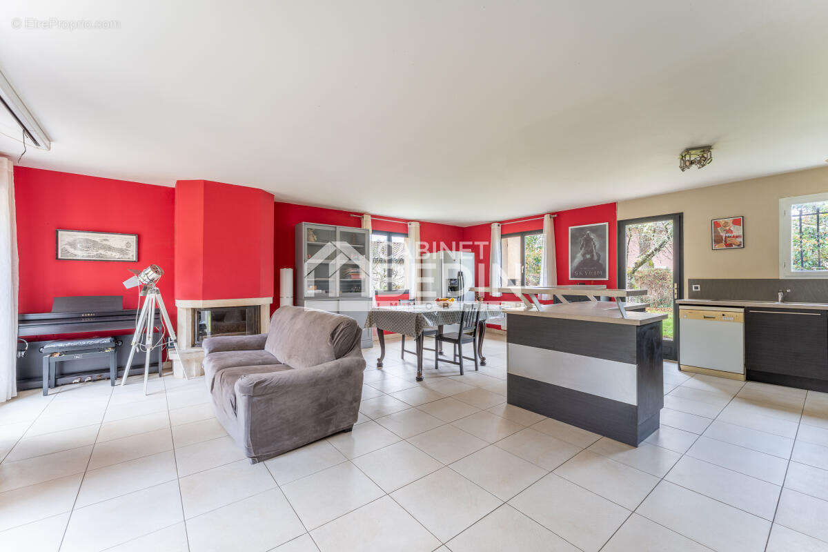 Maison à CABANAC-ET-VILLAGRAINS