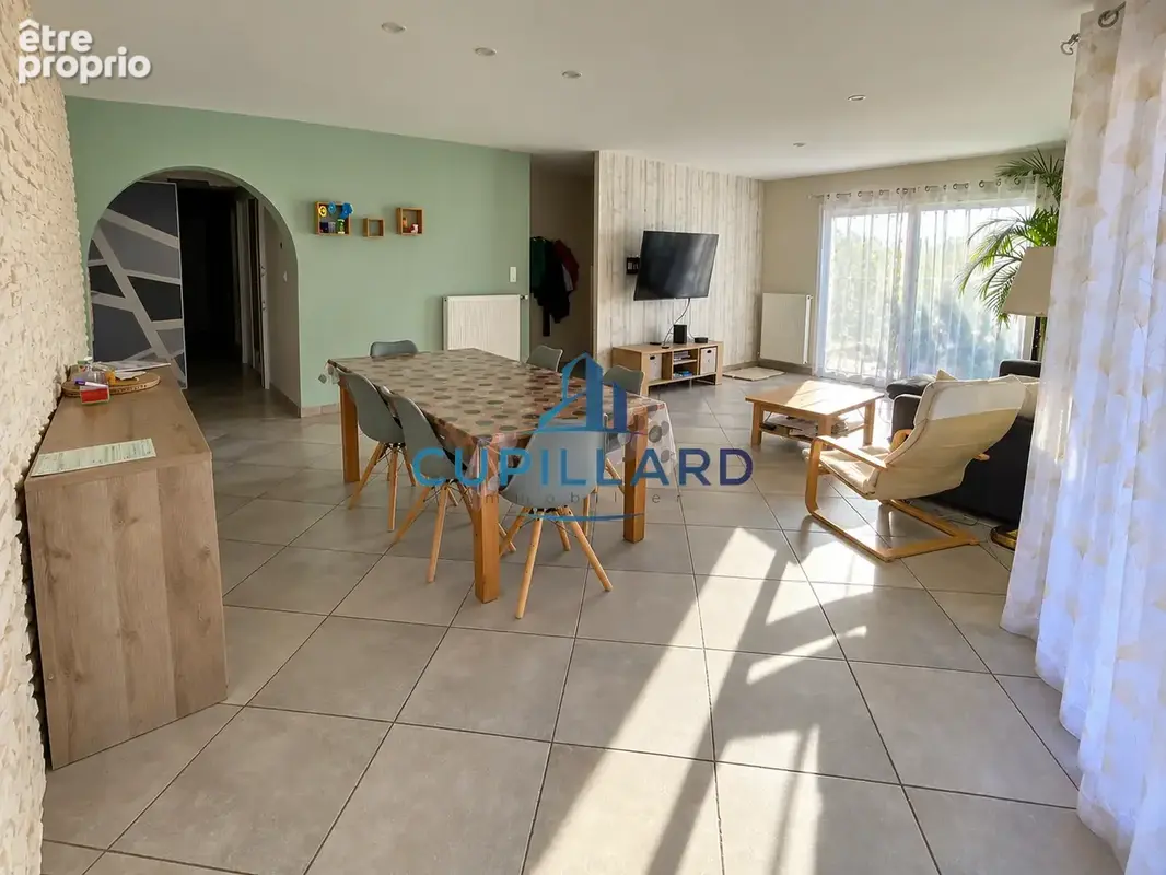 OUCHES - Maison de plain-pied - 140m2 - 4 chambres - piscine hors-sol et terrain clos. - photo 5