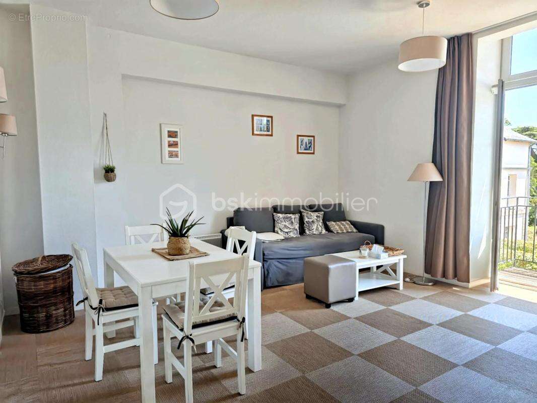 Superbe t2 meuble - piscine - deux balcons - place de parking - photo 2