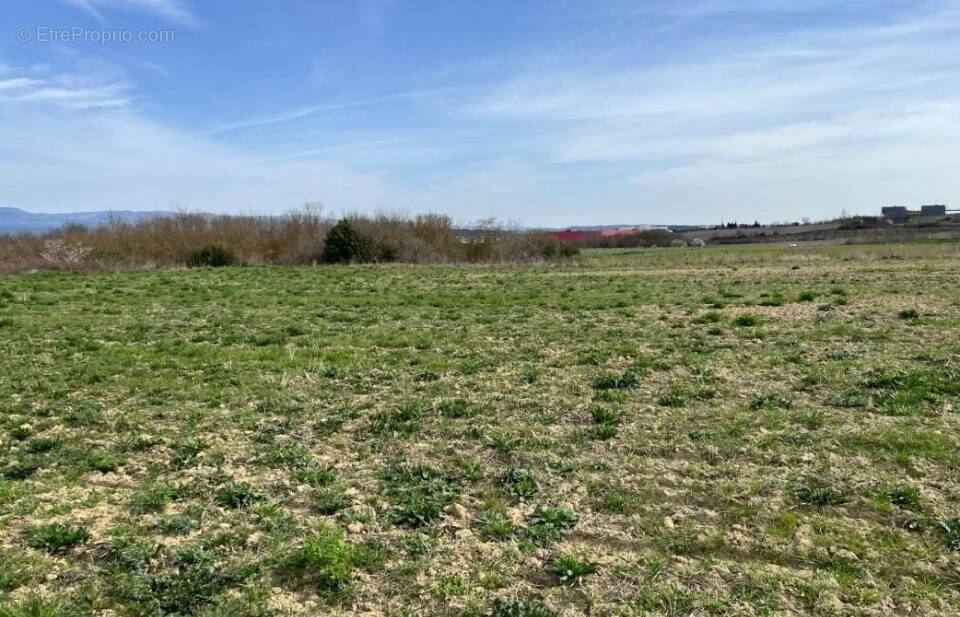 Terrain à CARCASSONNE