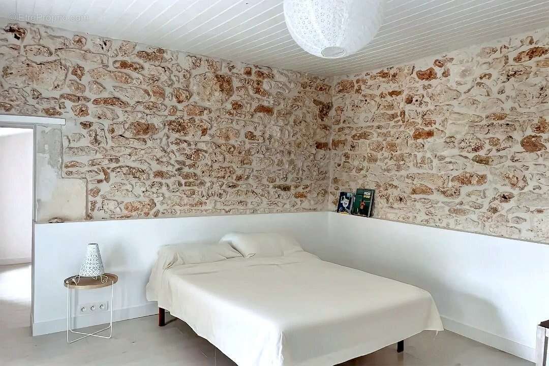 Maison à SAINT-PORCHAIRE