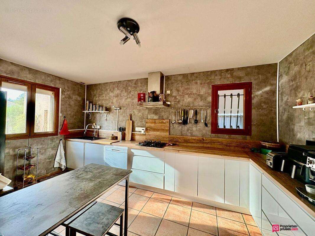 Maison à CHATEAU-ARNOUX-SAINT-AUBAN