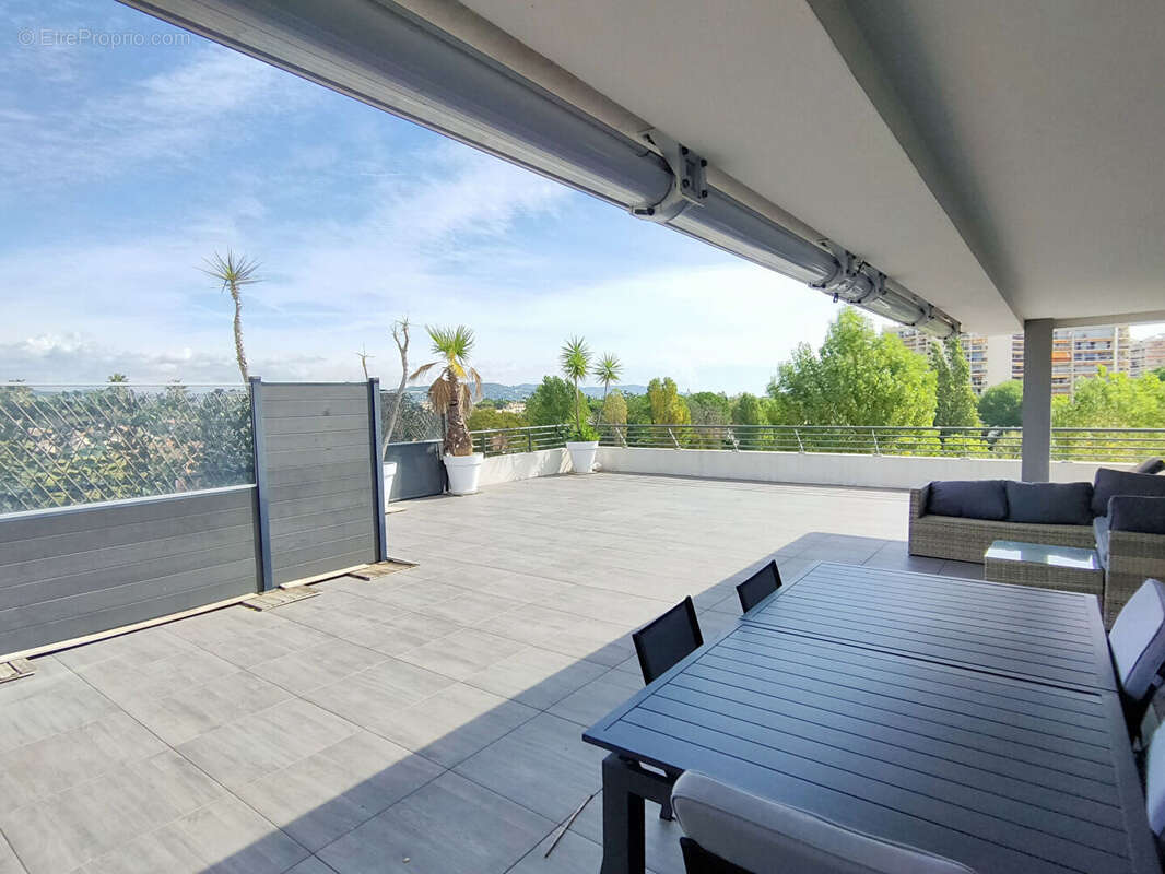 Appartement à MANDELIEU-LA-NAPOULE