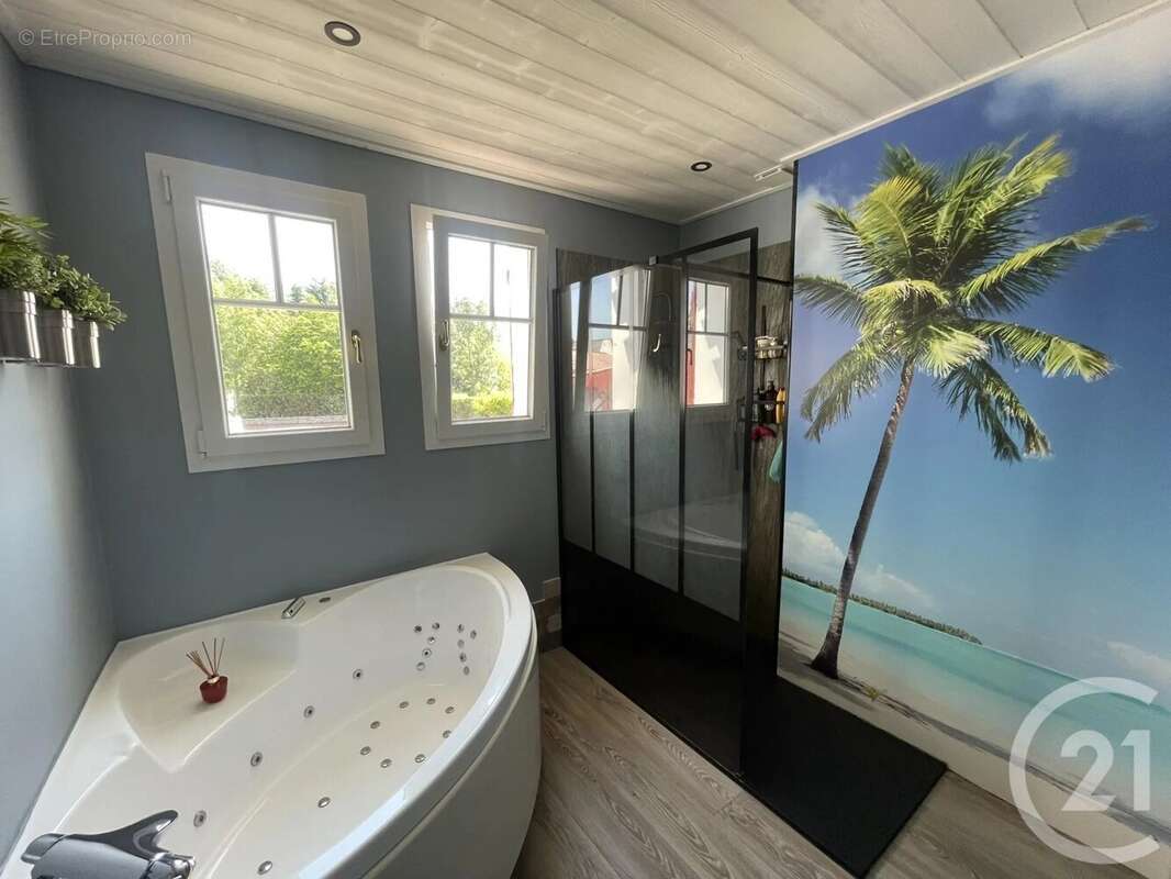 Maison à LE PERRIER