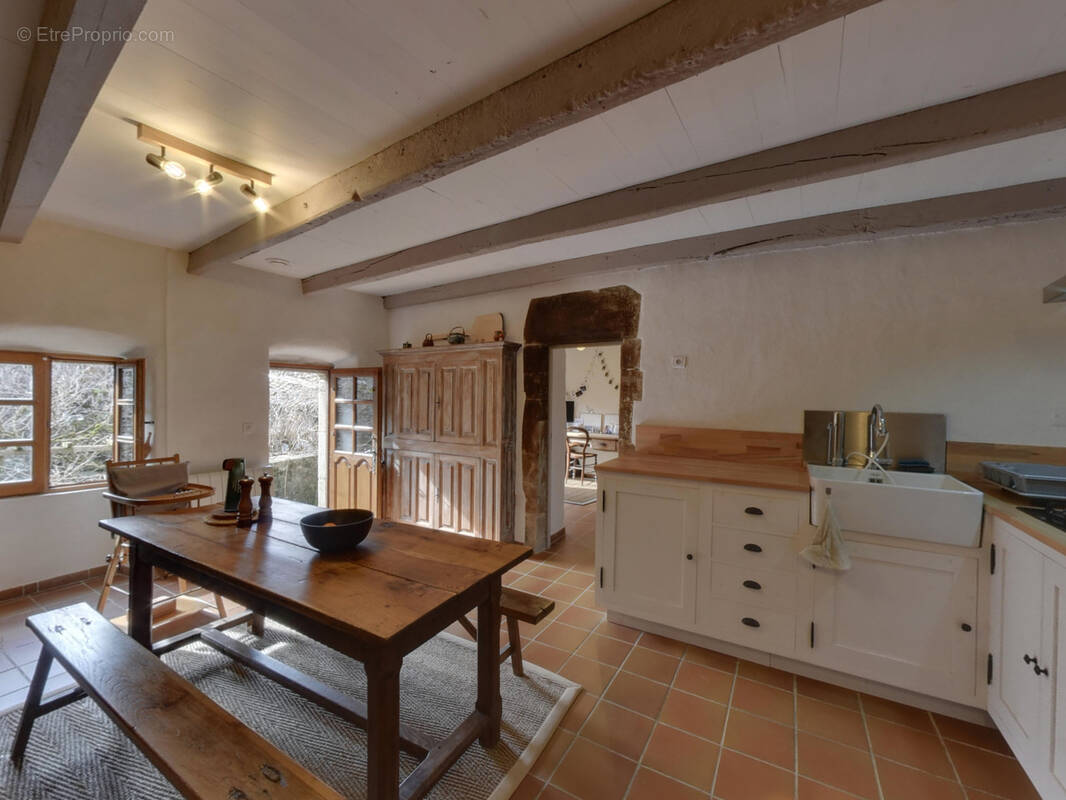 Maison à SAINT-FORTUNAT-SUR-EYRIEUX