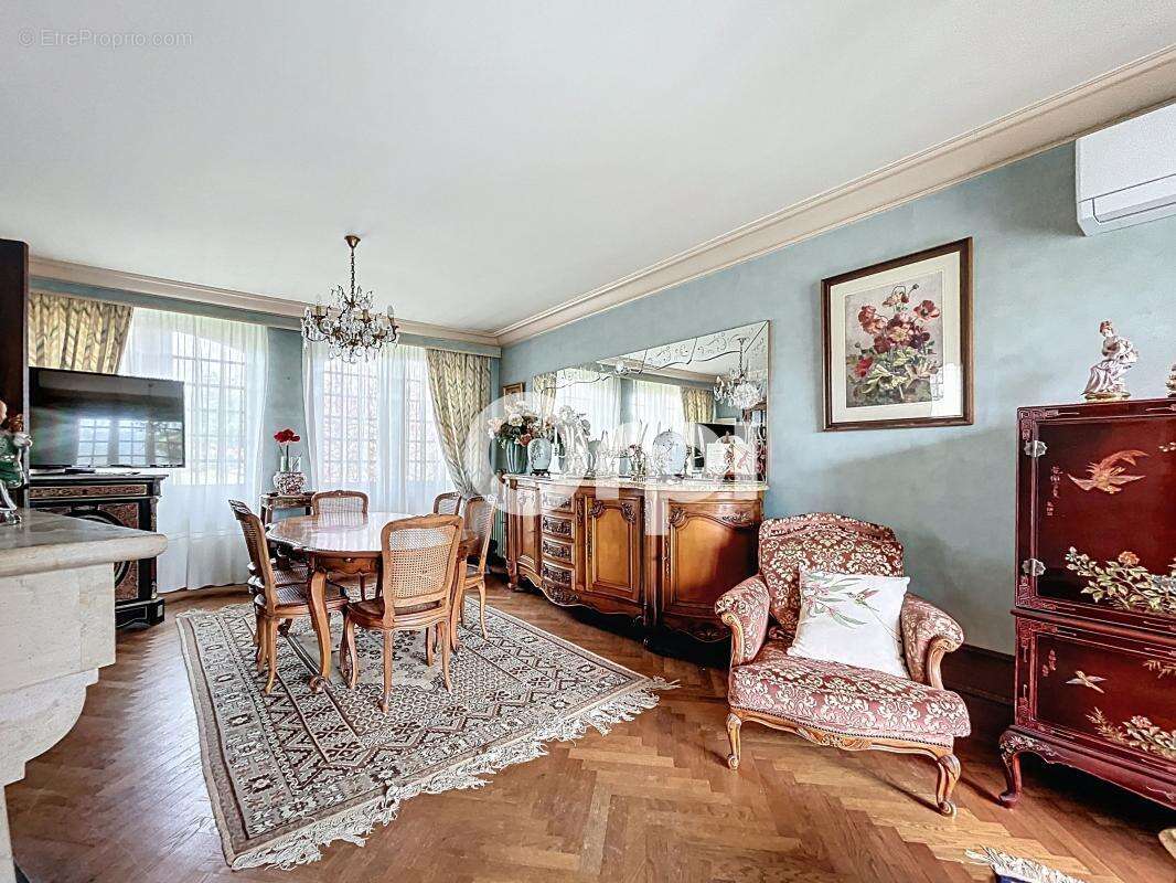 Maison à OBJAT