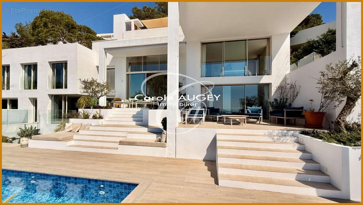 Maison à SAINT-CIERGE-LA-SERRE